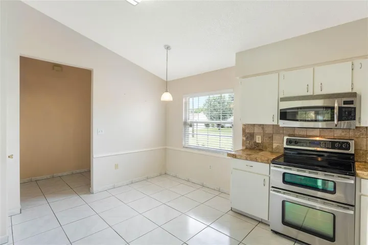 EAT-IN KITCHEN/DINING.
