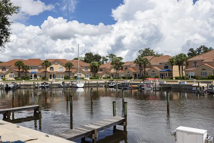 PROTECTED MARINA ONLY MINUTES TO THE ICW