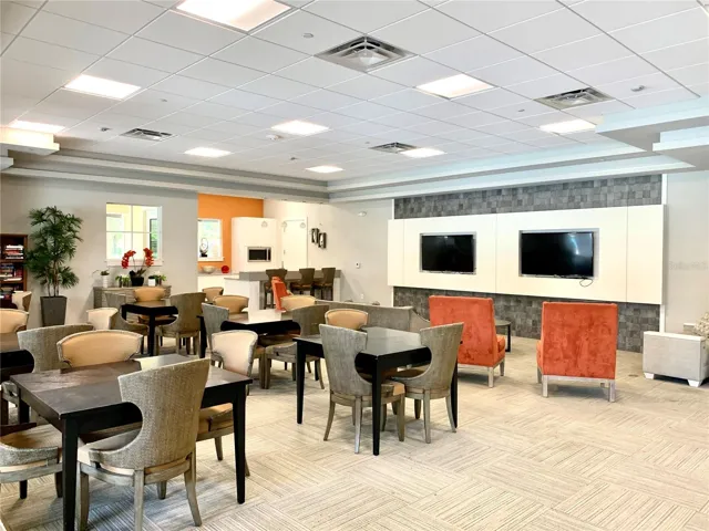 Community Clubhouse Lounge & Entertaining
