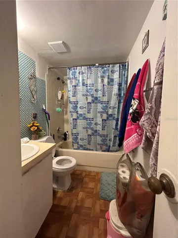 Apt A bath