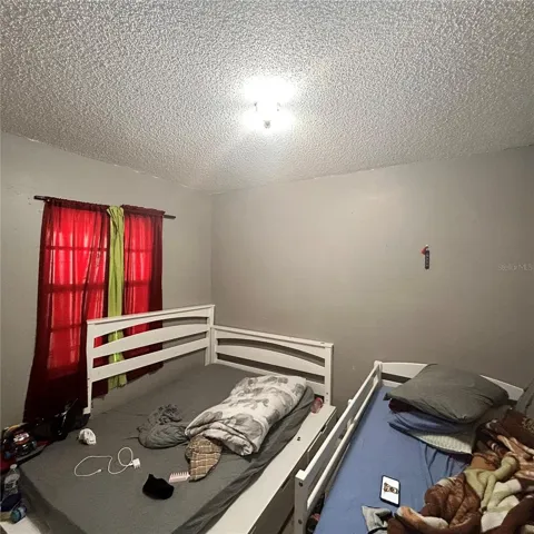 Apt C bedroom2