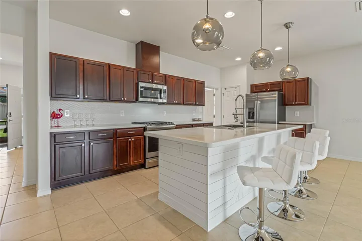 GAS COOKING 6-BURNER STOVE AND ALL STAINELESS APPLIANCES CONVEY