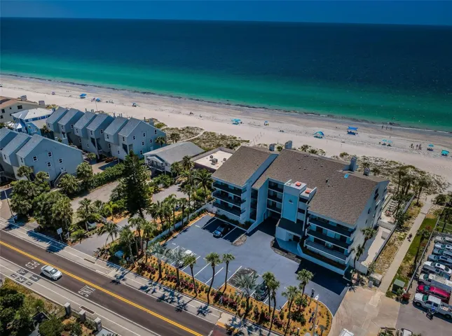 ..Beach House Condominium. 19940 Gulf Blvd - Residence # 130 Indian Shores Fl, 33785..