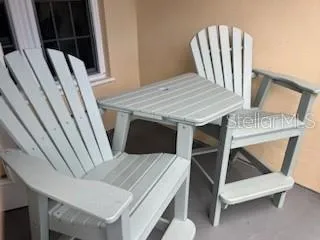 Plenty of space for furniture !