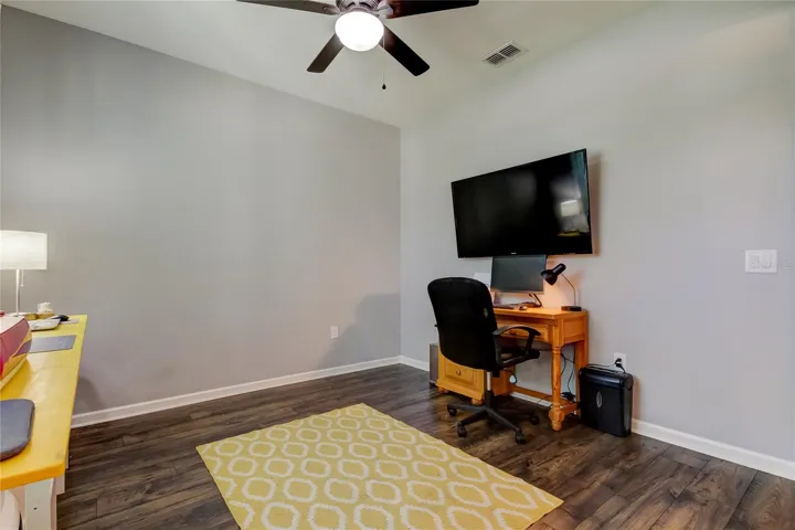 Office/flex room