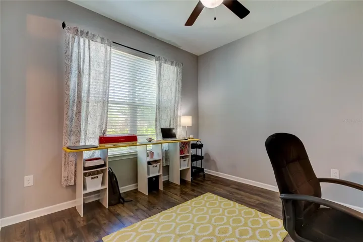 Office/flex room