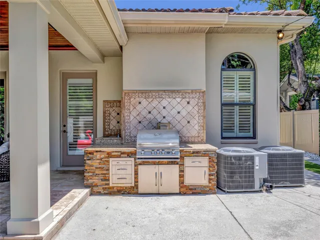 Summer Kitchen