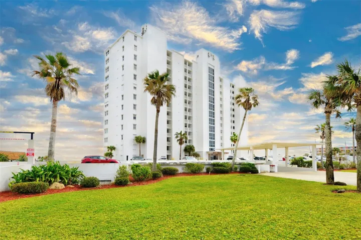 Van Lee Condominiums