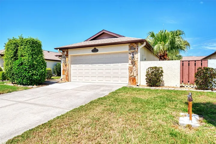 SINGLE FAMILY HOME LOCATED IN FOXWOOD.  1421 SF 2 BEDROOM 2 BATH REMODELED HOME WAITING FOR A NEW OWNER.