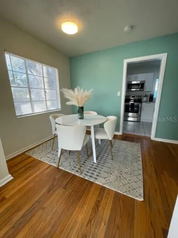 Apt. 1 - Dining area