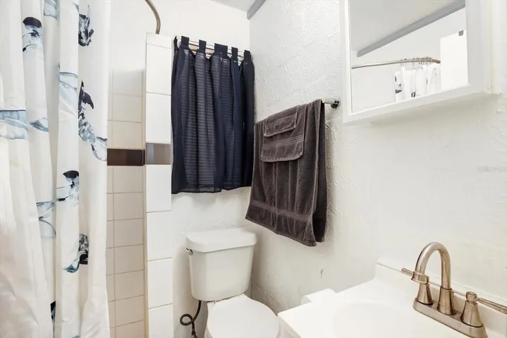 Apt. 2 - Bathroom