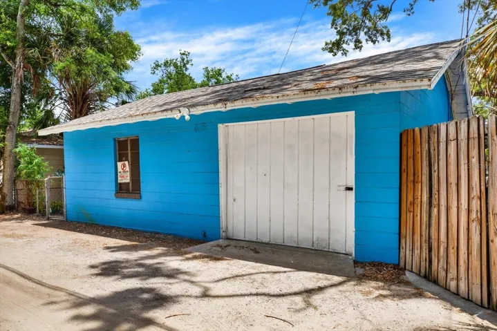 Garage