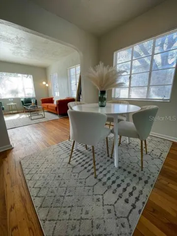 Apt. 1- Dining area