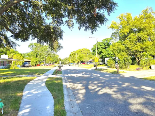 Street scene of right sign