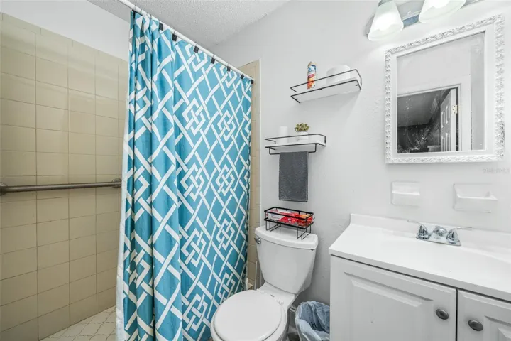 Primary bath- walk in shower