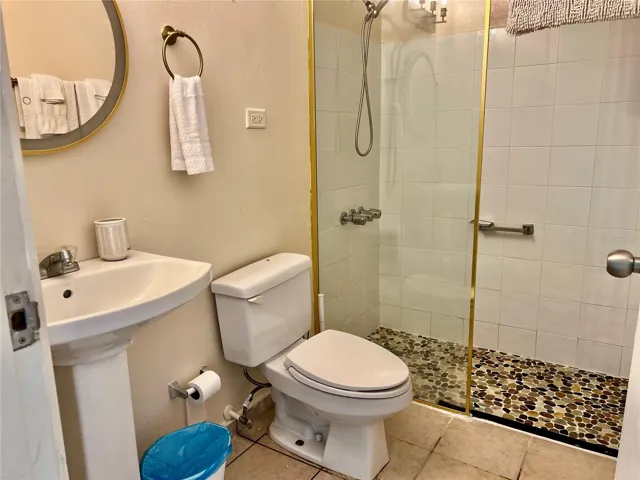 SECOND BATH WITH SHOWER