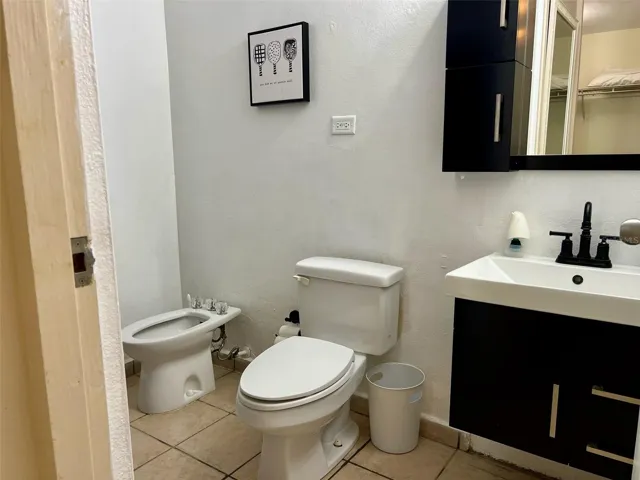 MAIN BEDROOM BATH