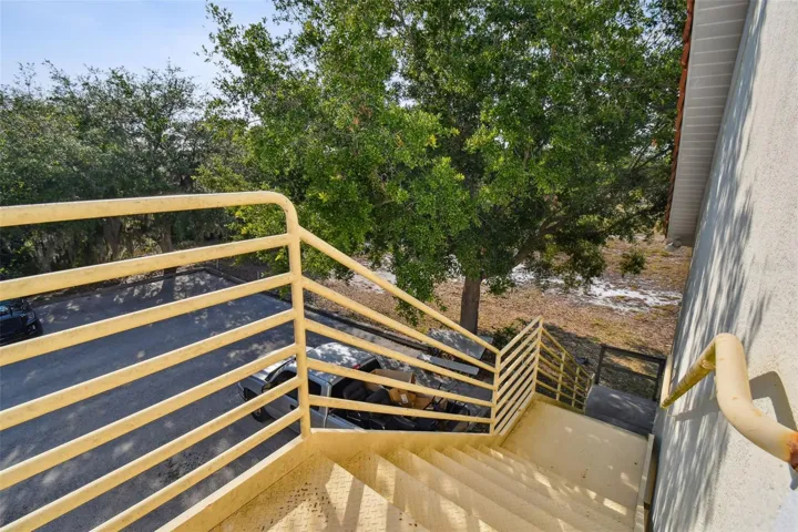2nd floor exit
