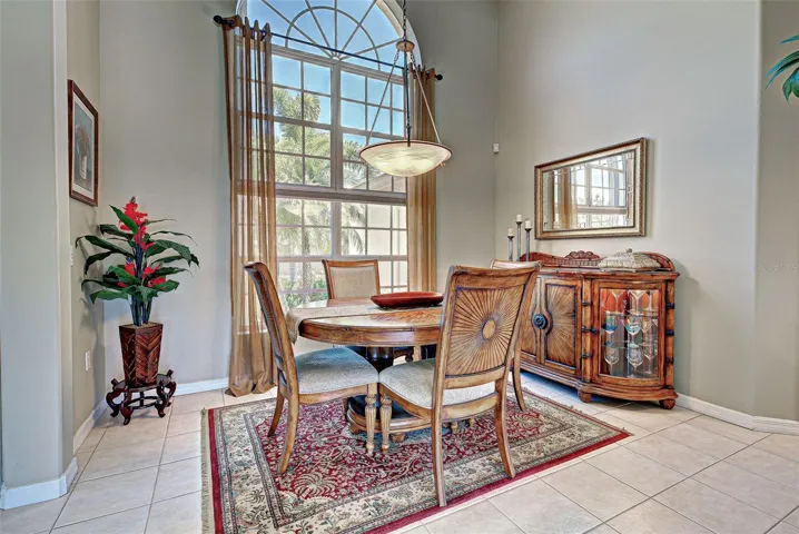 FORMAL DINING