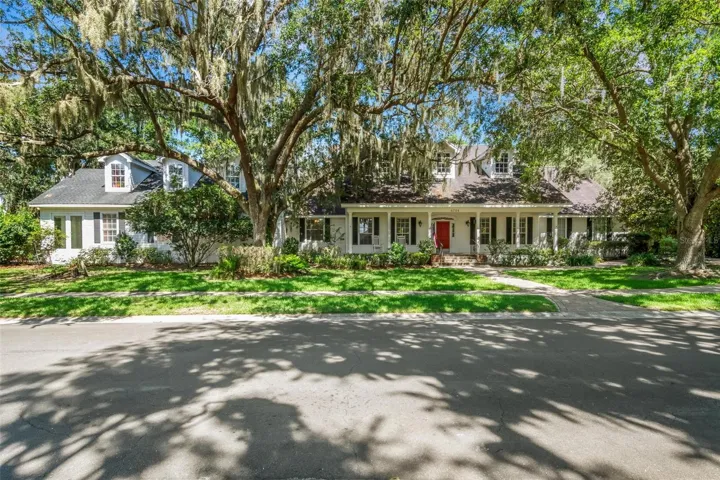 Welcome to 6704 Crescent Lake Drive