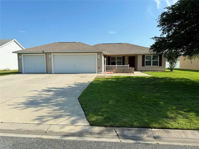 3 car Garage 726 SQFT