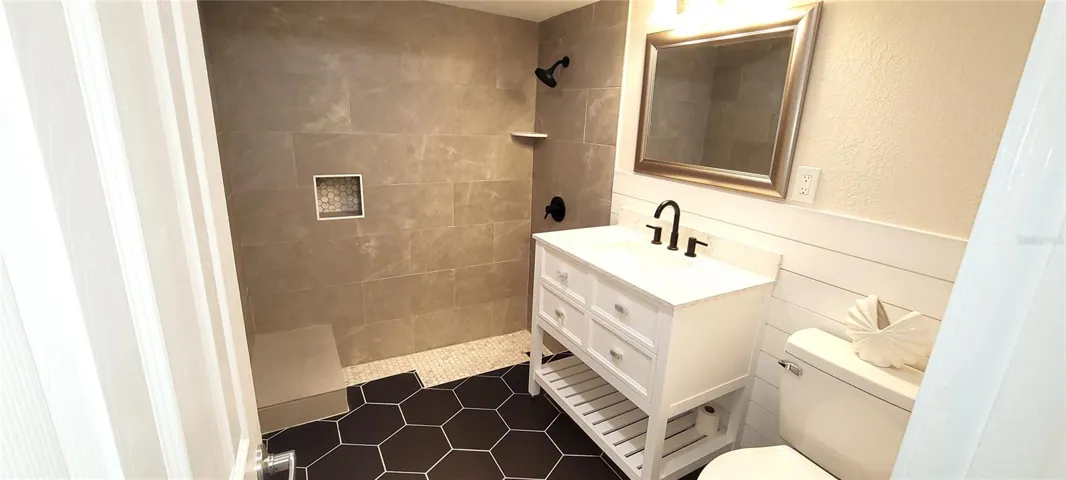 2nd bathroom-everything is all new