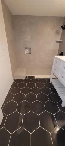 2nd bath shower with convenient seat