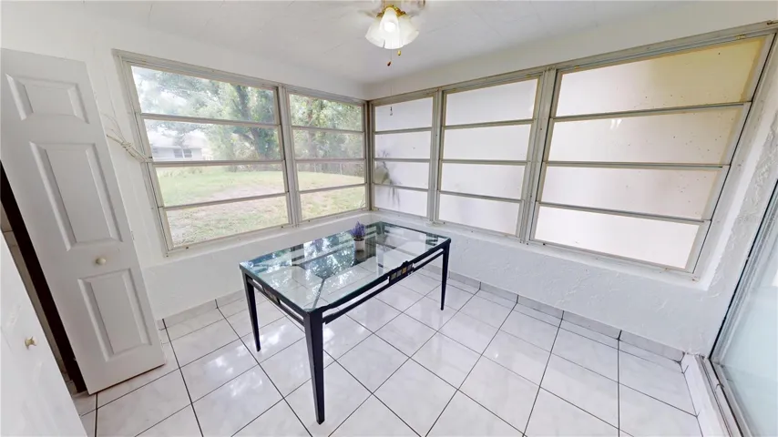 Flex room with closet off living room and lanai