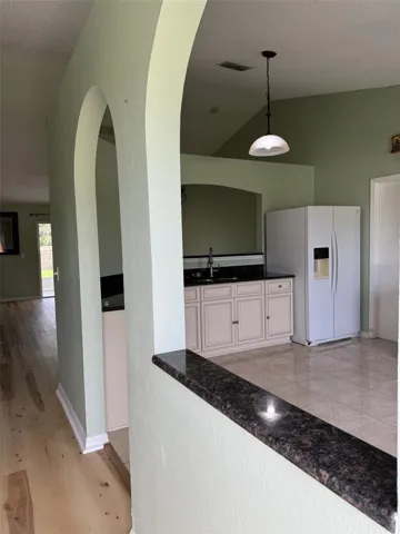 Hall/Kitchen