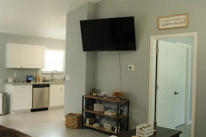 View from Livingroom to Kitchen