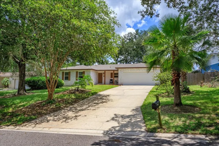 Beautiful 3 bedroom, 2 bath, pool home