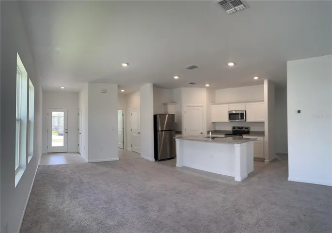 Kitchen/ Dinning