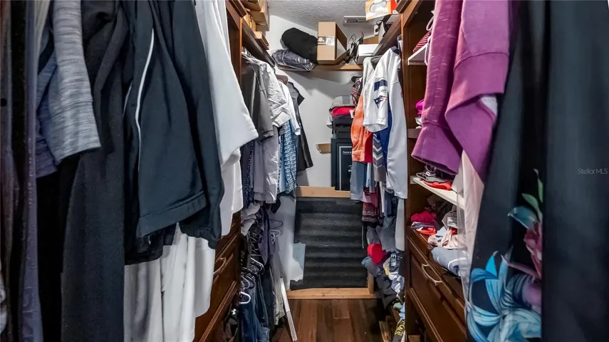 Walk in closet