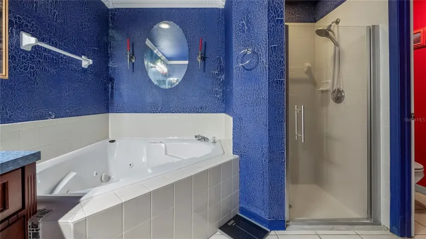 Large tub and stand up shower