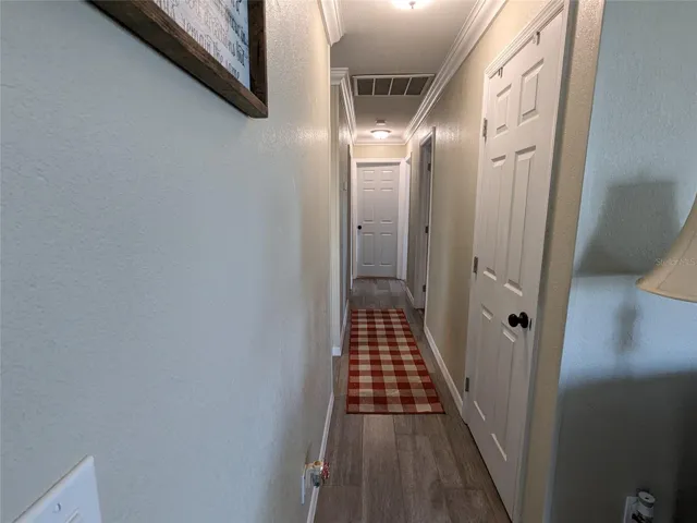 hall to beds and babth
