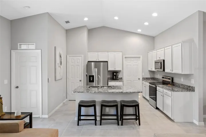 Bright & open Kitchen