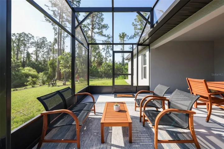 HUGE lanai