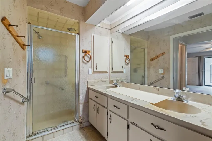 Primary bath