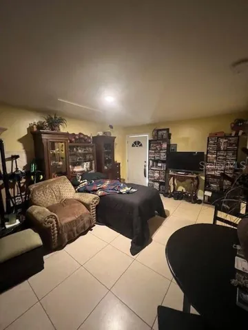 Apt $ 5 Studio pic 5