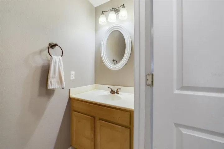 GUEST 1/2 BATH