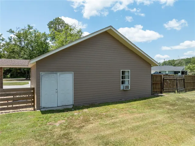 Rear of Garage / Workshop