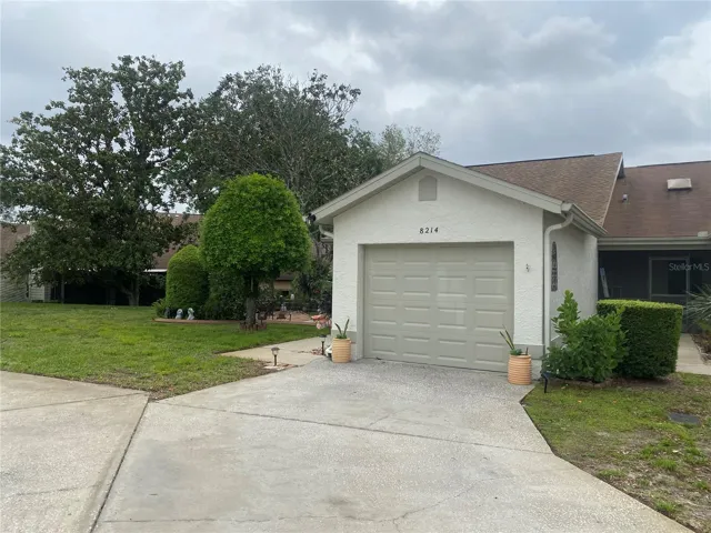 Newly Painted Exteriors - End unit Villa - One car attached garage