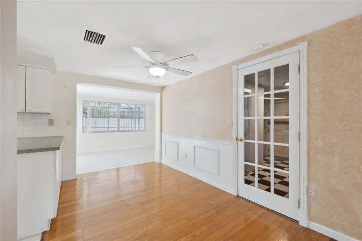nice size dinette area