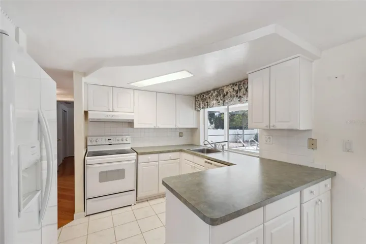 plenty of cabinets