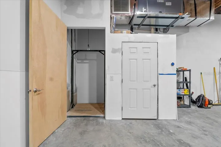 Workshop Service Elevator
