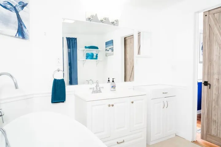 Master bath - Alt view