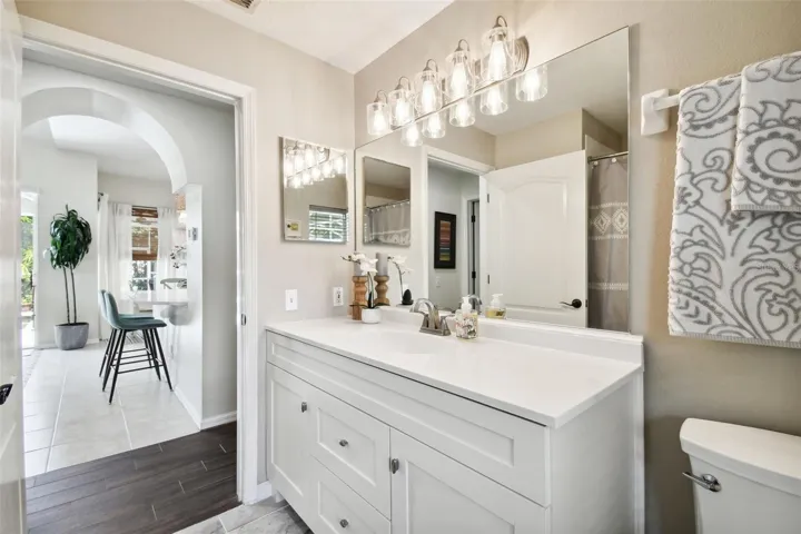 2nd Bathroom