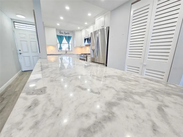 Large Island In Kitchen.