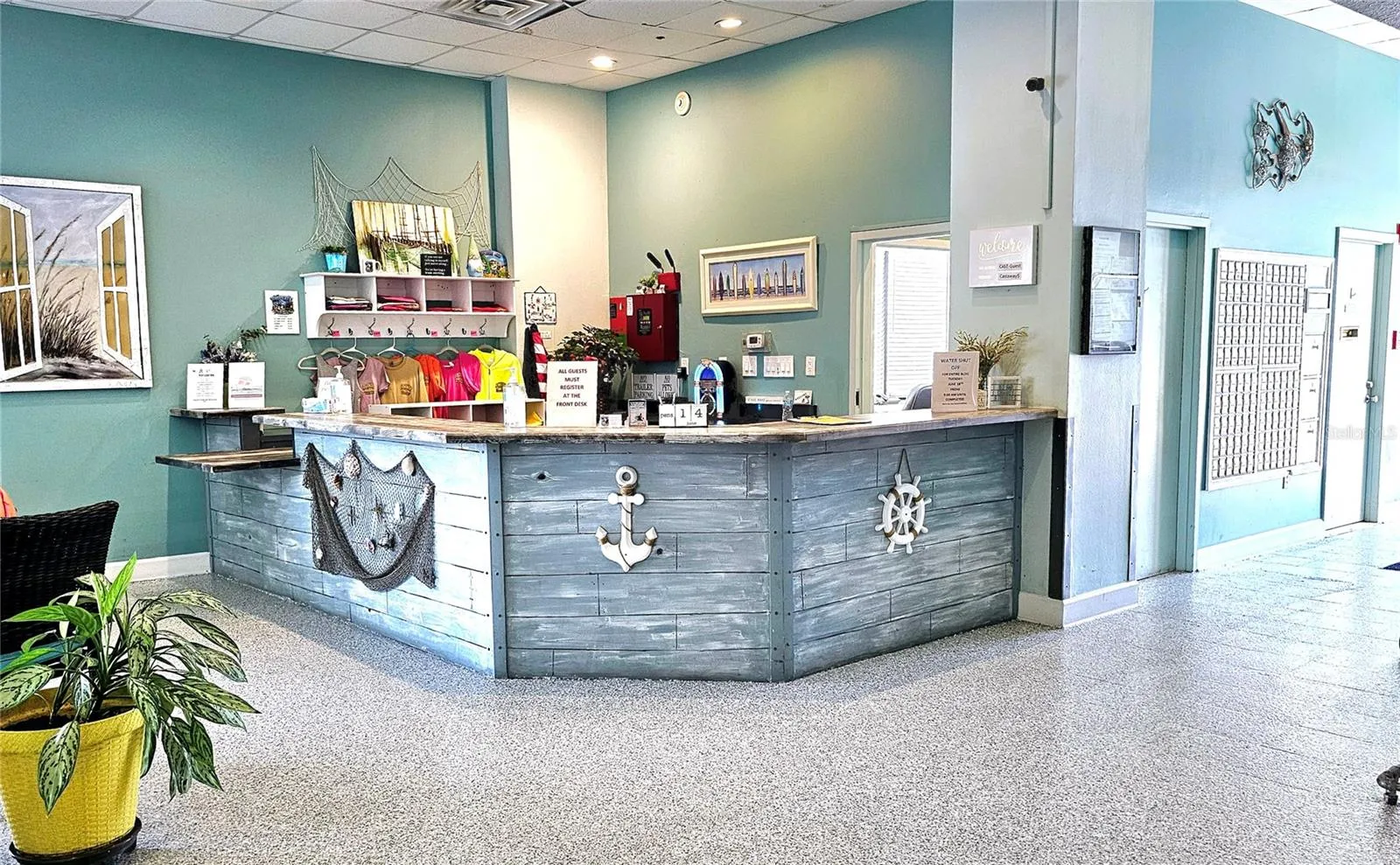 Castaways Front Desk