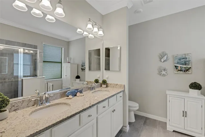 En-Suite Double Vanities are Fabulous
